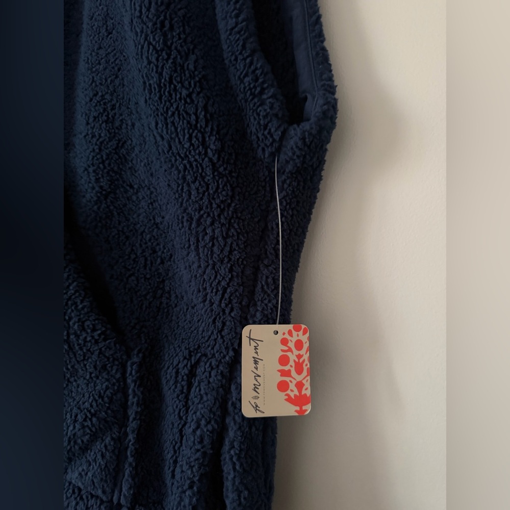 Free people _Fp movement_Scout it out vest with big logo_ Navy - Picture 4 of 6